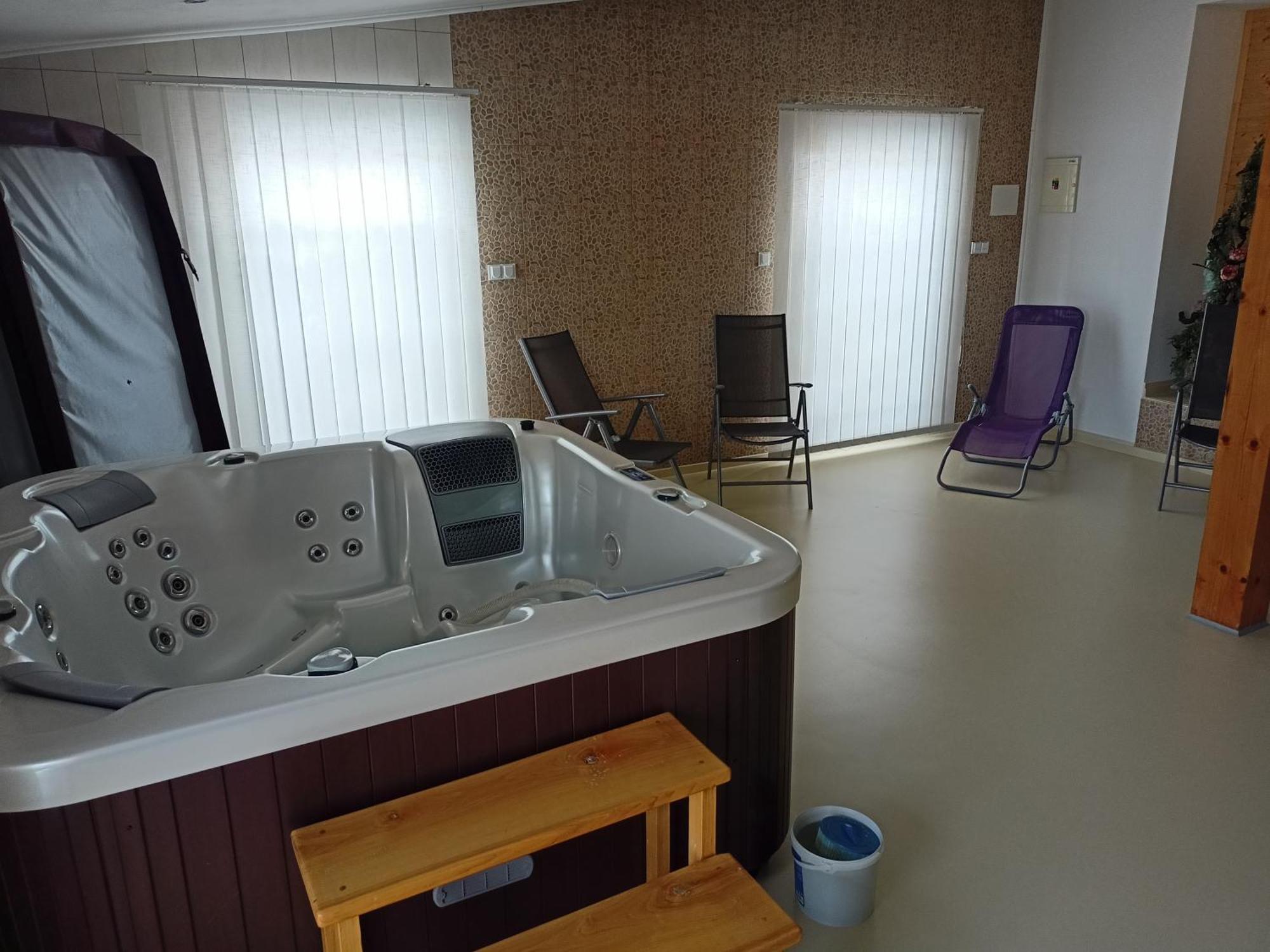 Hotel Kolonial Skalité SR Esterno foto