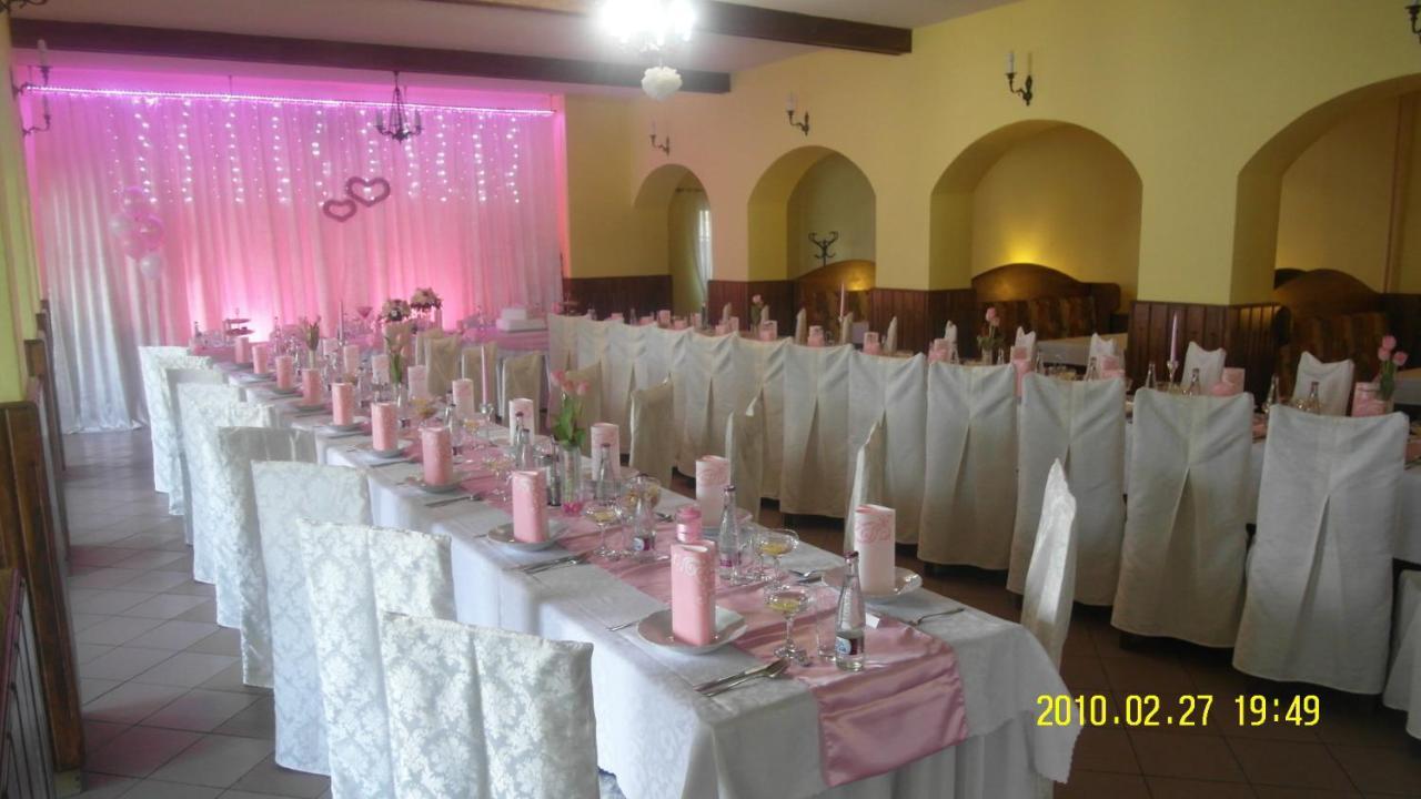 Hotel Kolonial Skalité SR Esterno foto